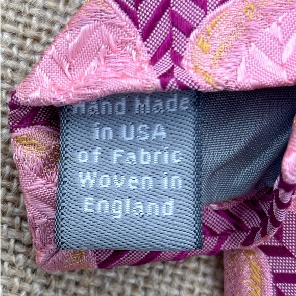 Hickey Freeman Pink Fuchsia Oval Chevron Silk Tie Necktie Preppy Whimsical Fun - Picture 4 of 6